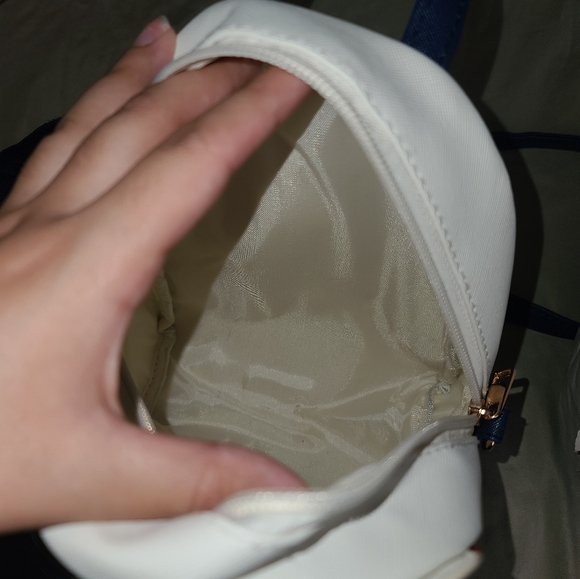 Mini Hello kitty backpack - Picture 8 of 8